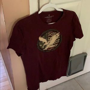 Maroon American Eagle Graphic T-Shirt Size Small